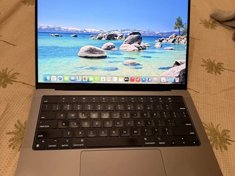 Apple M2 Macbook Pro 14 Inch