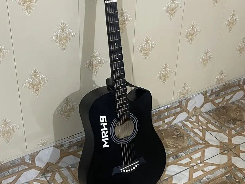 Acoustic Beginner Guitar 38