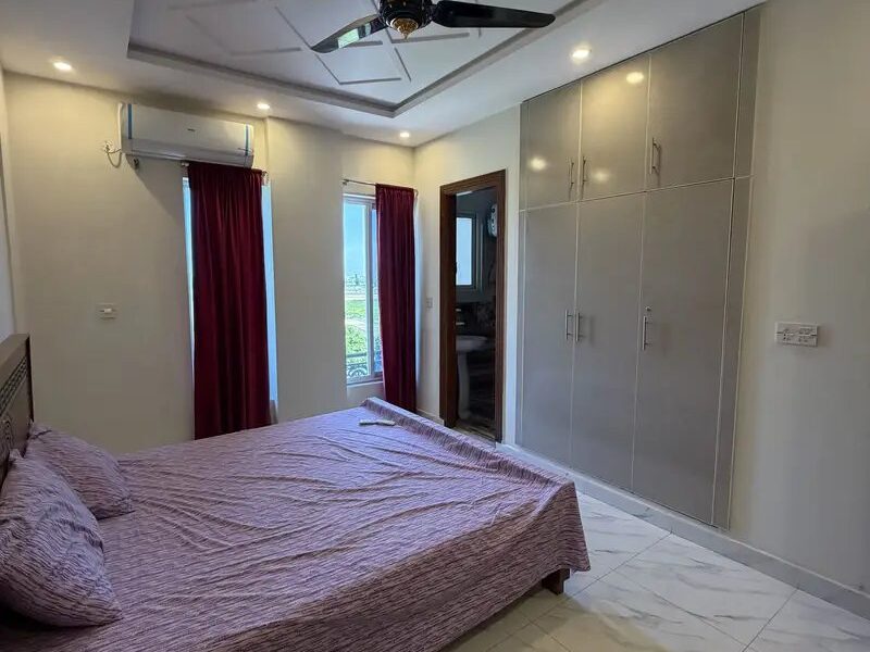 Double Bed Fully Furnished
