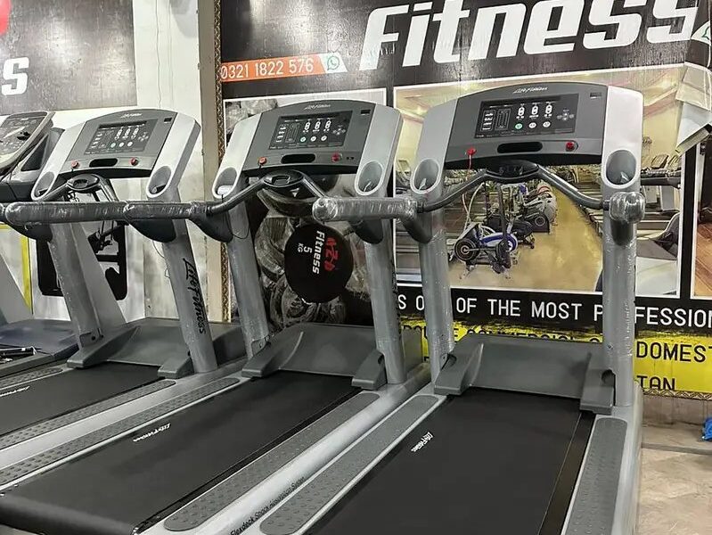 Life Fitness 95Ti Treadmill