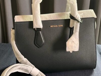 Michael Kors Shoulder Bag.