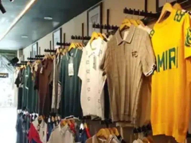 Need A Mens Clothing Salesman