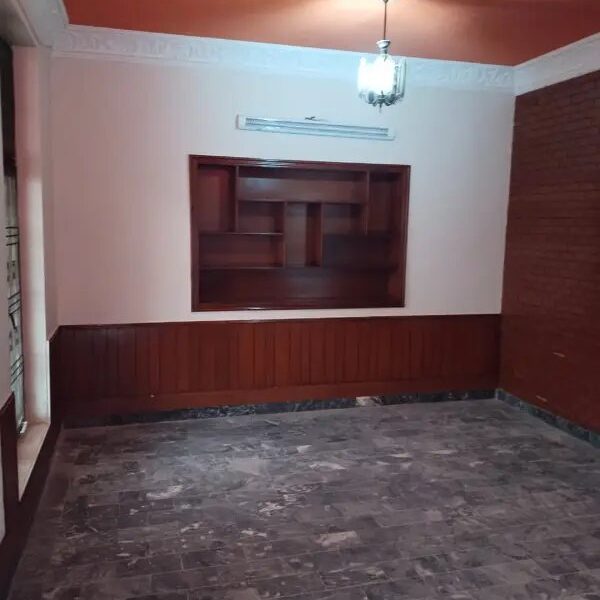 Prime Location 10 Marla