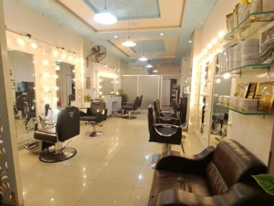 Salon for Sale - Running
